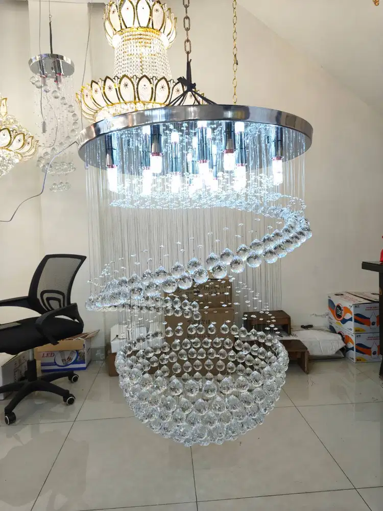 Dicari host live lampu hias khusus  cewek umur 20-25 ,single