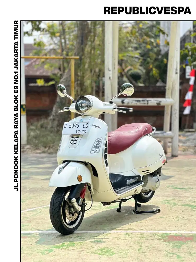 TERMURAH PIAGGIO VESPA GTS 150 3V IE TAHUN 2015 WARNA WHITE