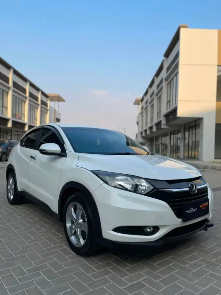 HONDA HRV E CVT 2015 PUTIH KM  LOW kM