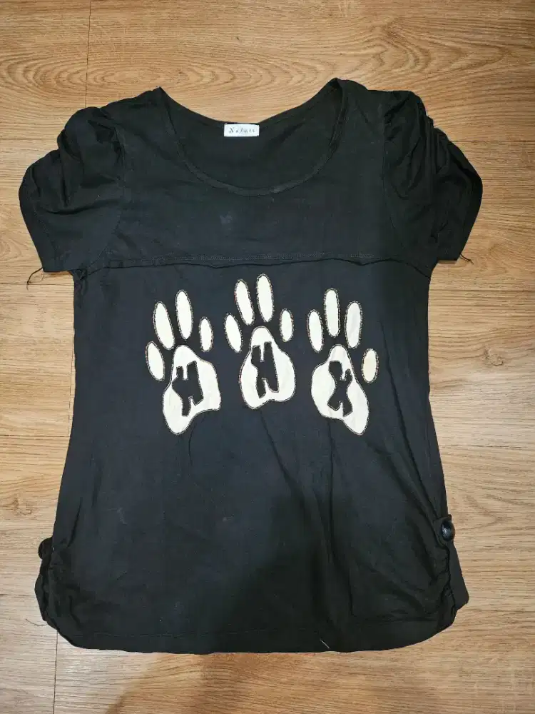 Baju kaos santai lingkar dada +/- 90 cm