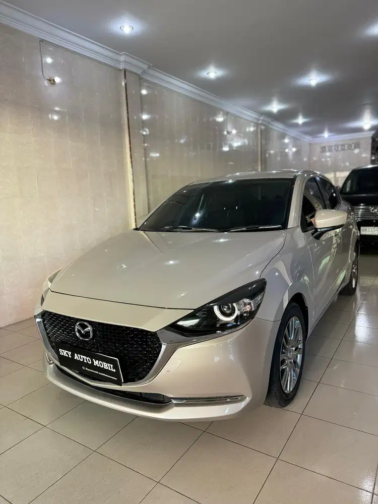 Mazda 2 GT Sedan Abu-Abu 2022