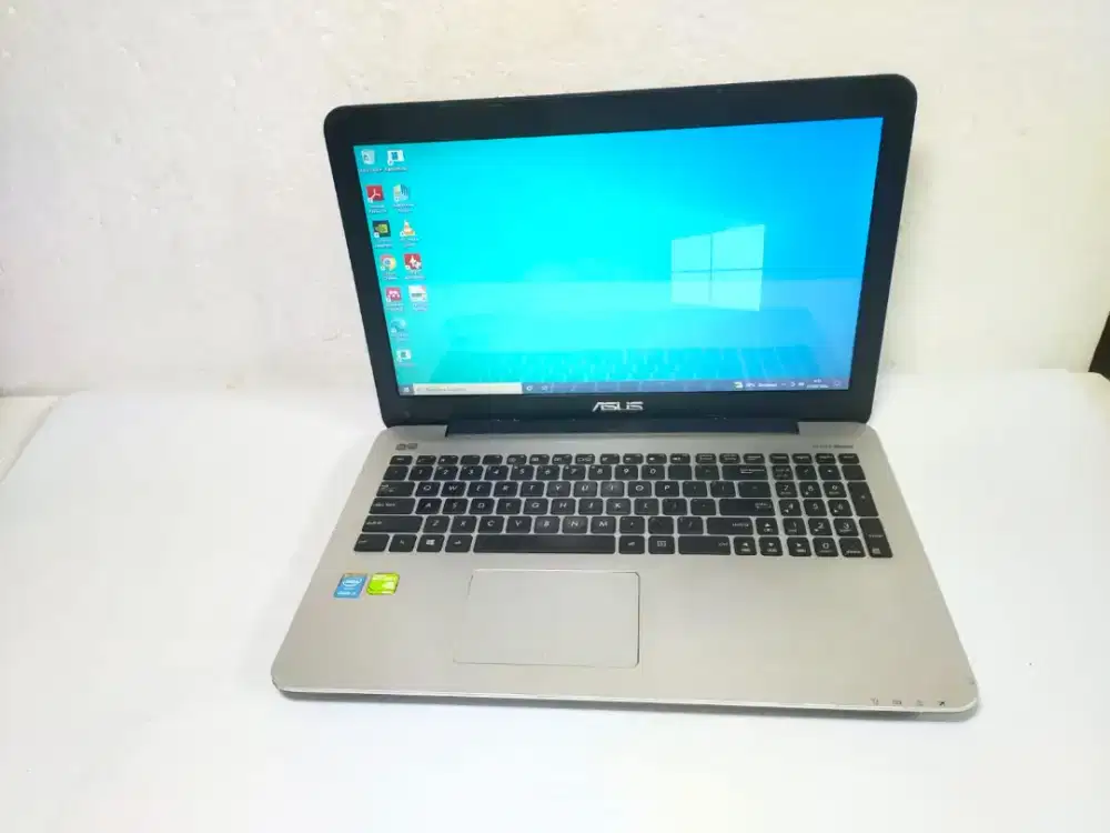 B953 Asus A555L core i5-5200U Ram 4GB hdd 1TB baterai baru dobel VGA