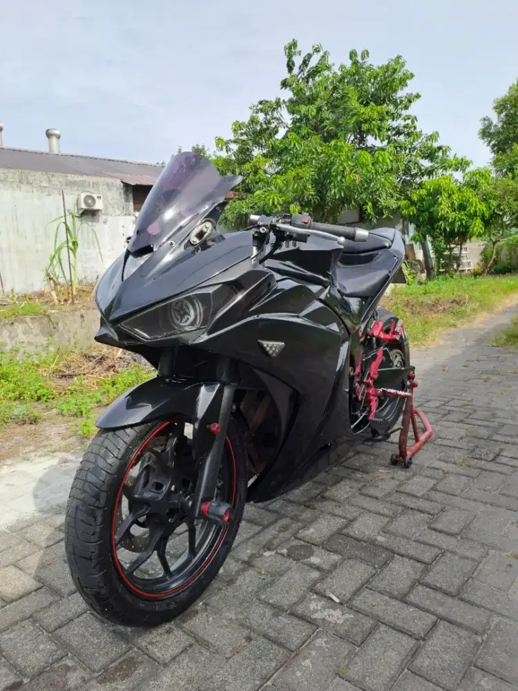 Yamaha R25 2015 Black Glossy
