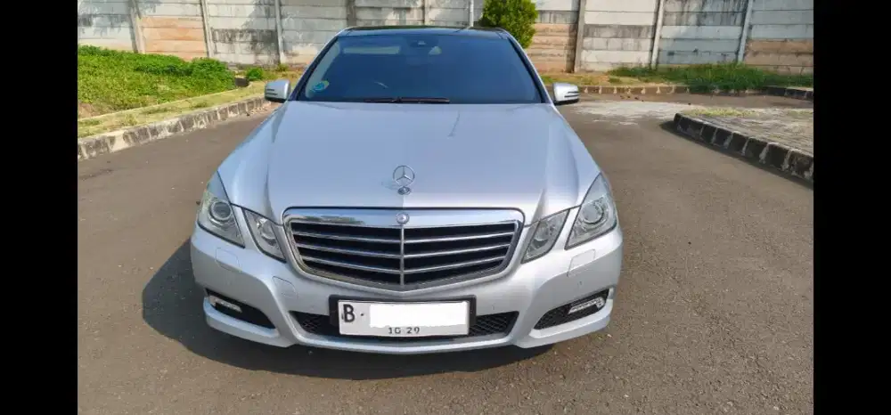 2009 Silver Mercedes E300 Avantgarde