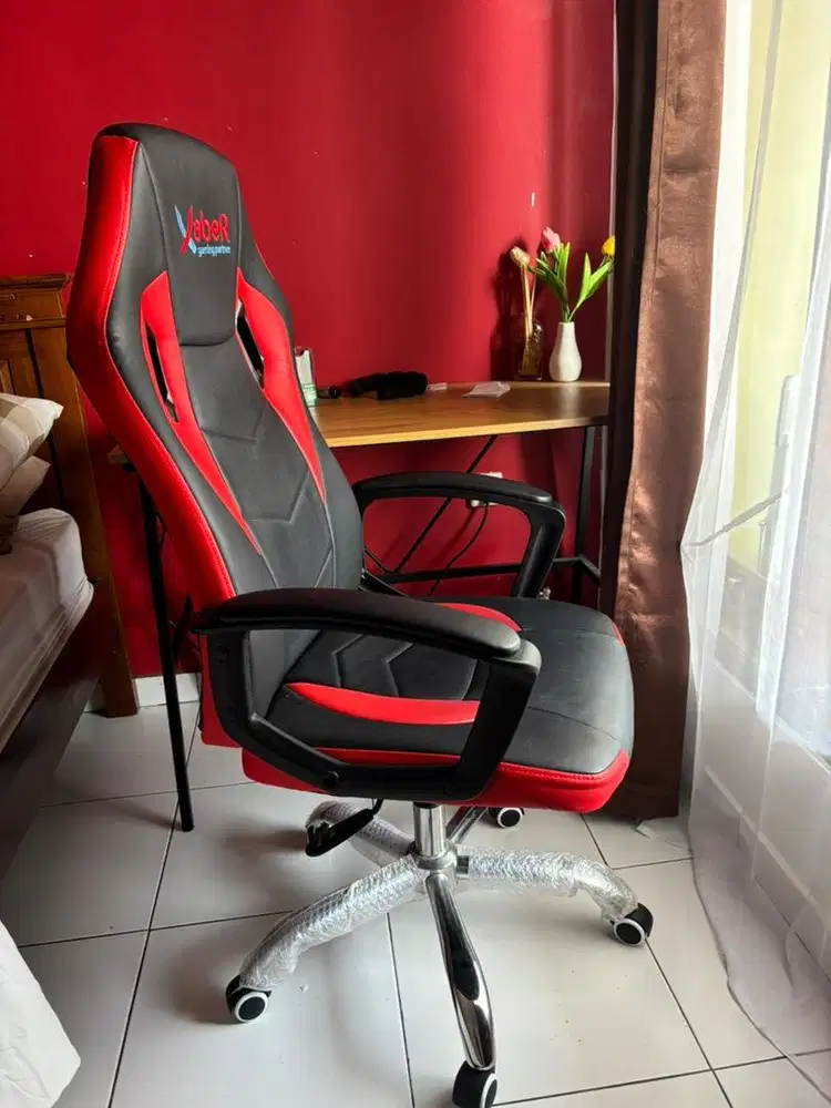 Kursi gaming bekas seperti baru