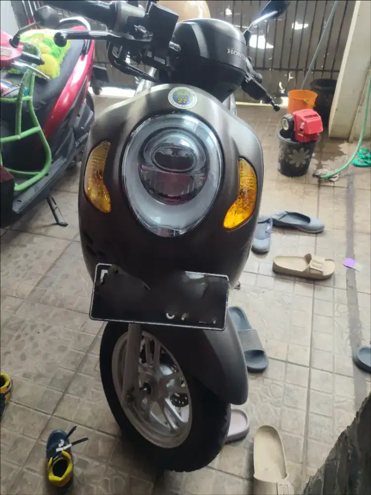 Scoopy Prestige 2022 abu doff