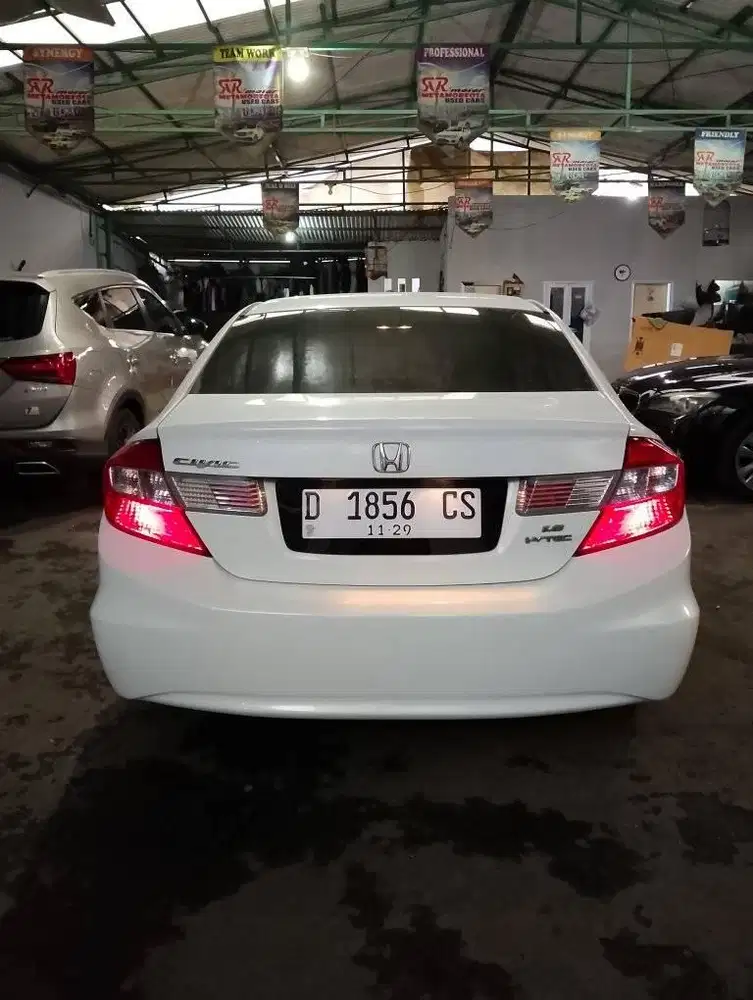 DP 20 JT Honda Civic FB 2 1.8 AT 2014 White Pearl