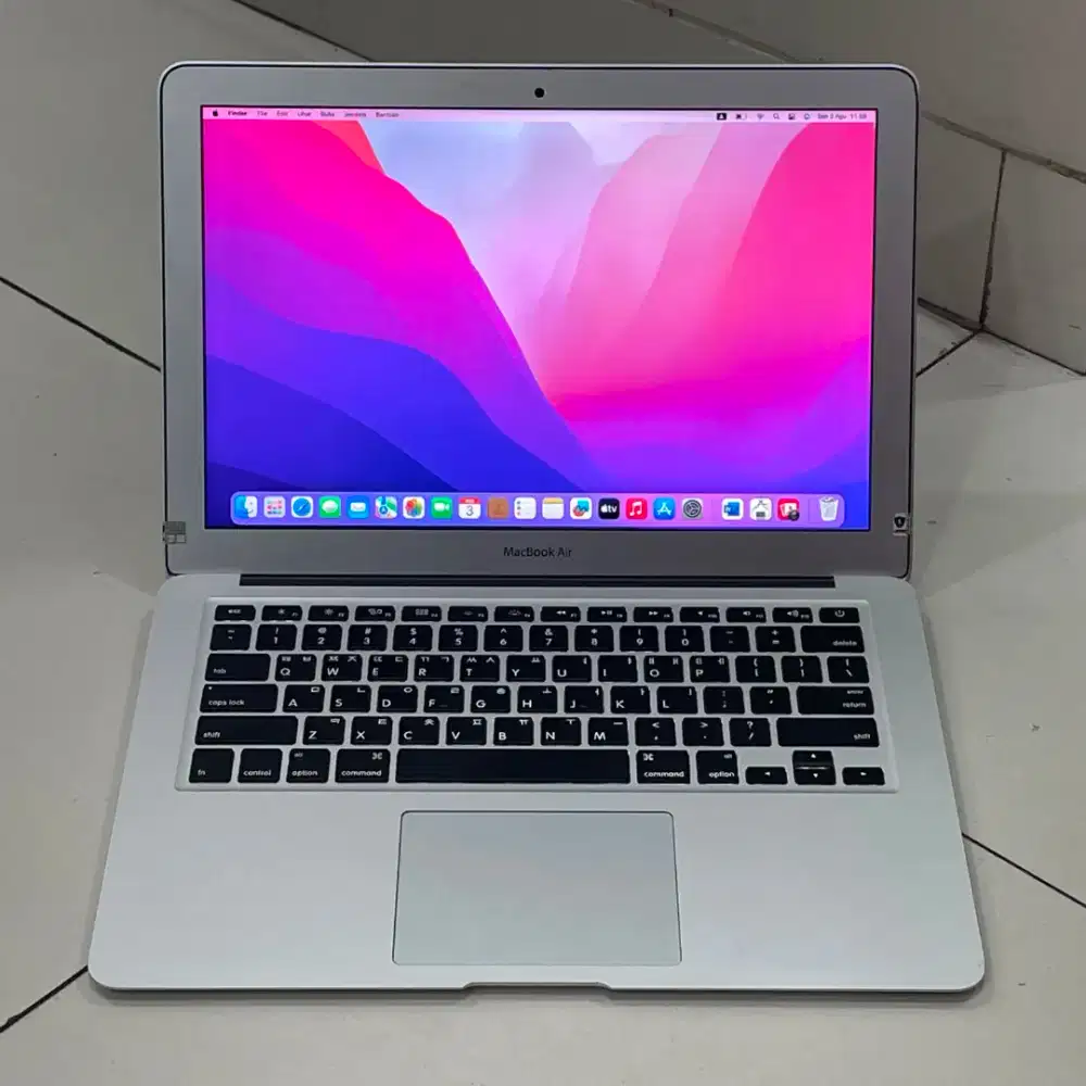 MacBook Air 2017 Core i5 RAM 8/ SSD 256 GB