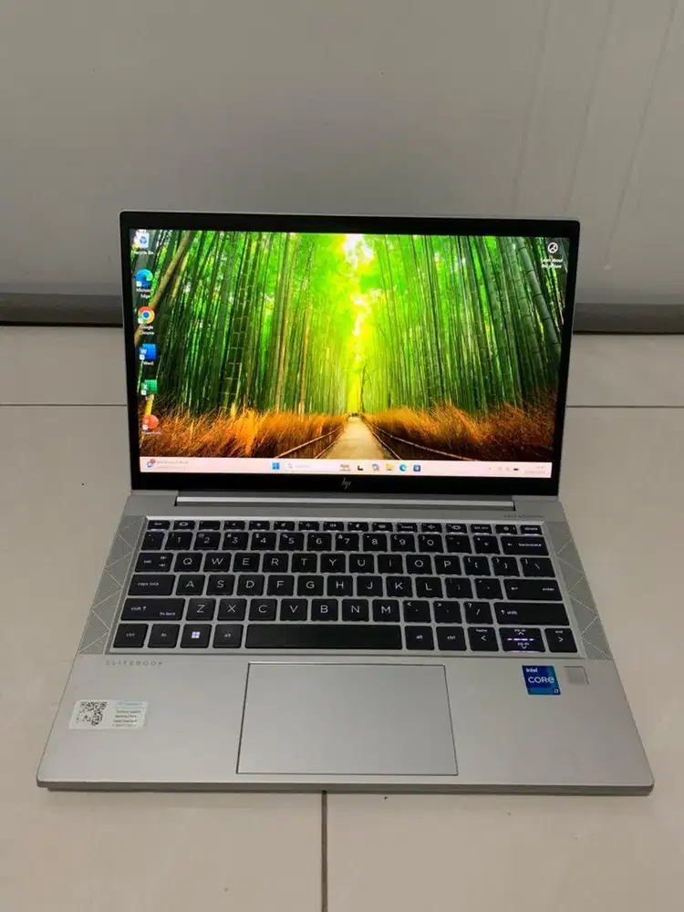 HP Elitebook 830 G9 Intel iRis Xe