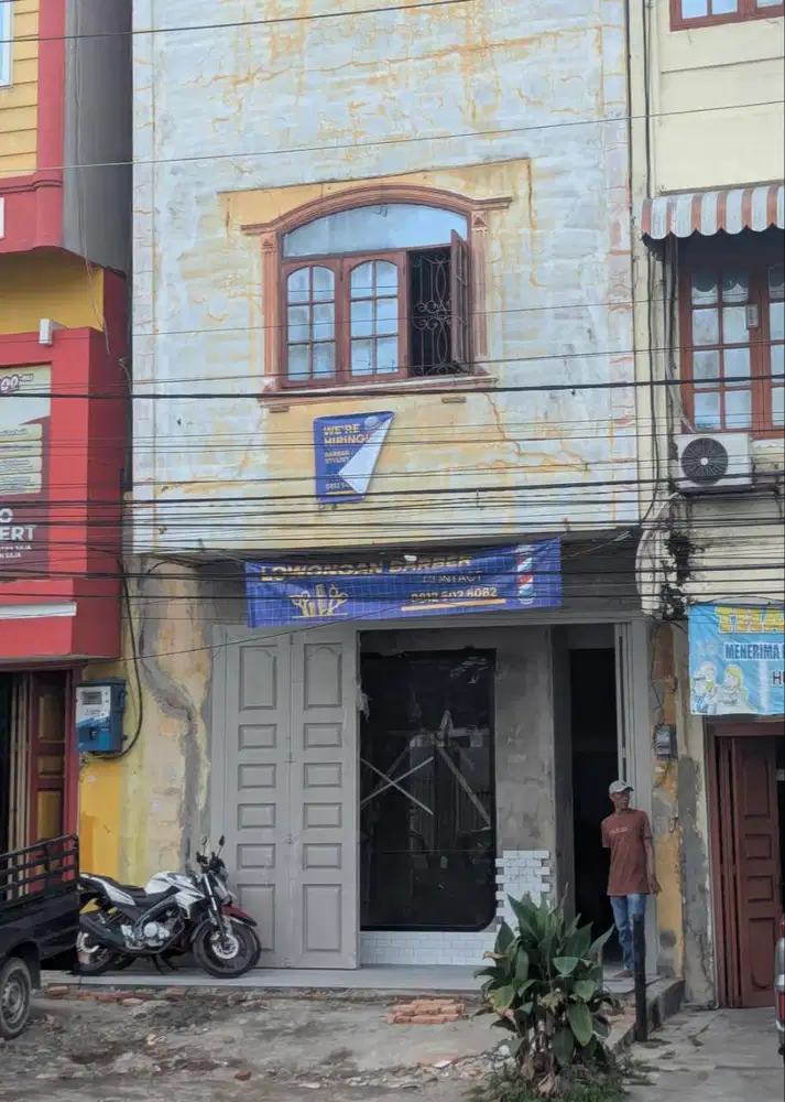 LOWONGAN KERJA BARBER / KAPSTER / TUKANG PANGKAS RAMBUT