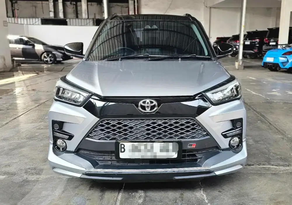 Baru 22rb Km Toyota Raize GR TSS Turbo AT Matic 2023 Silver Two Tone