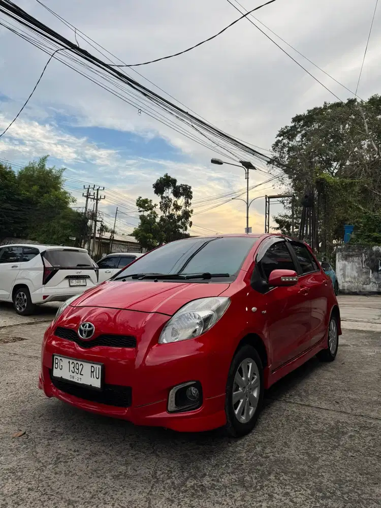 Yaris 1.5 E Matic (2012/2013) Istimewahh