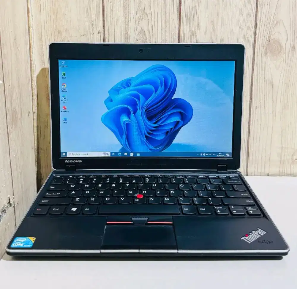 Netbook Lenovo Edge 11 Core i3