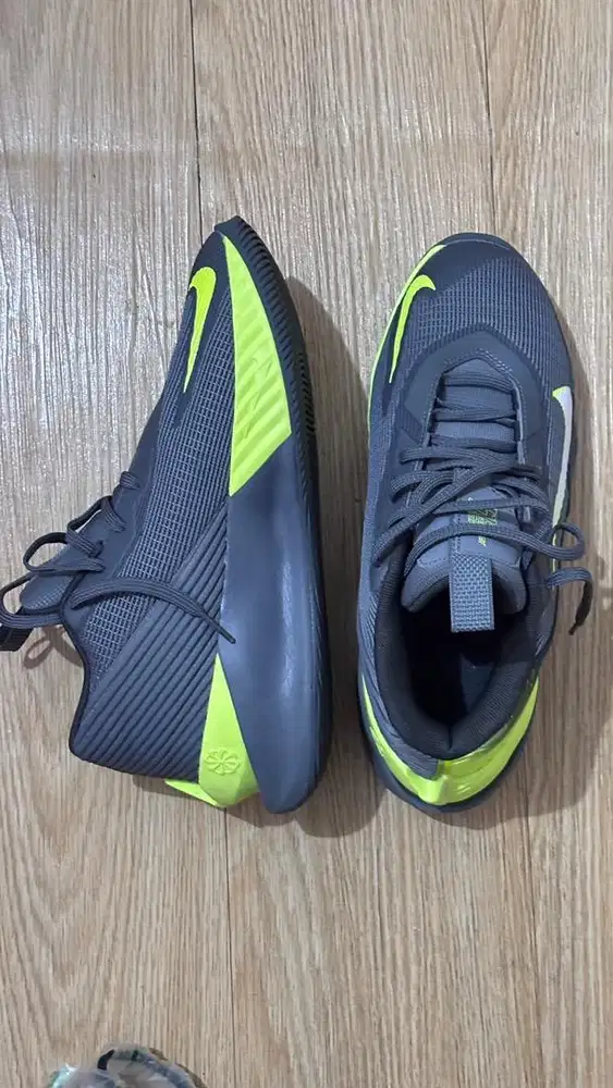 Sepatu Basket GT Academy
