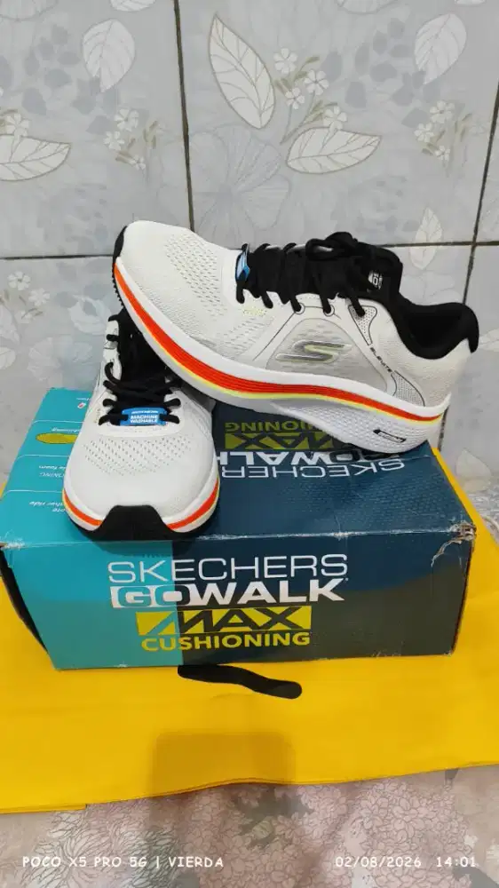 Sepatu skechers
