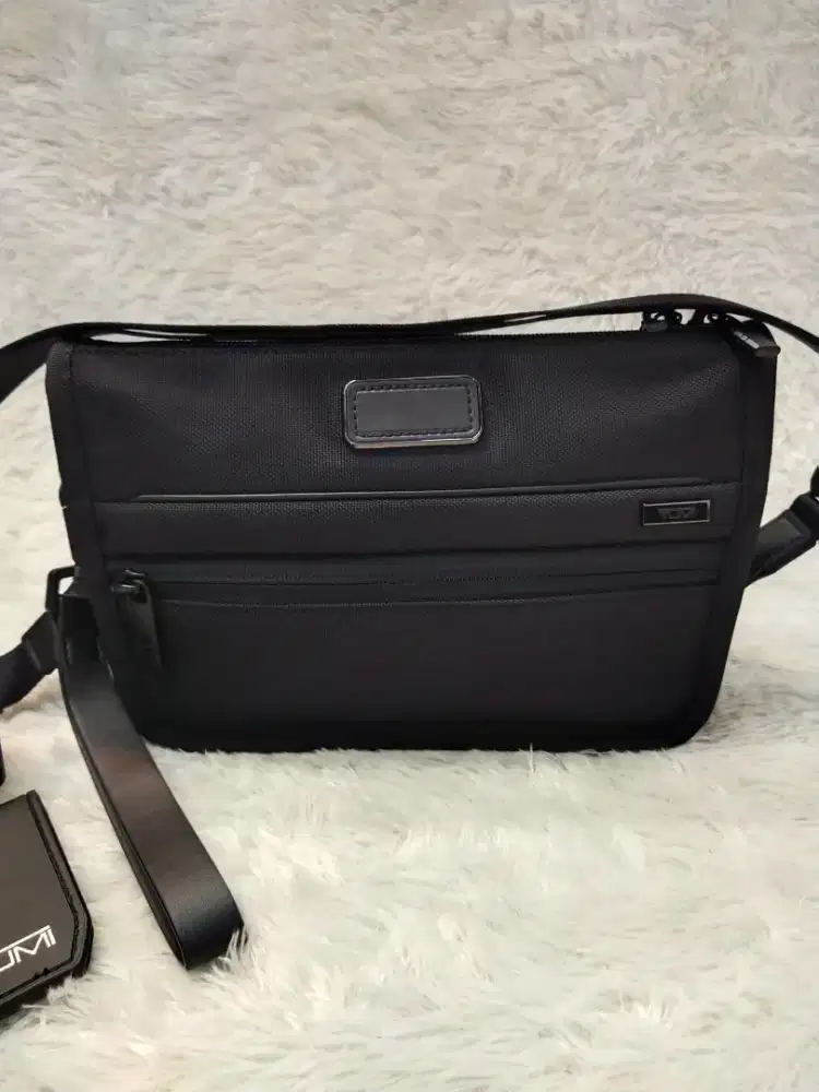 Luxury TUMI handbag + slingbag sangat keren dan cakep banget