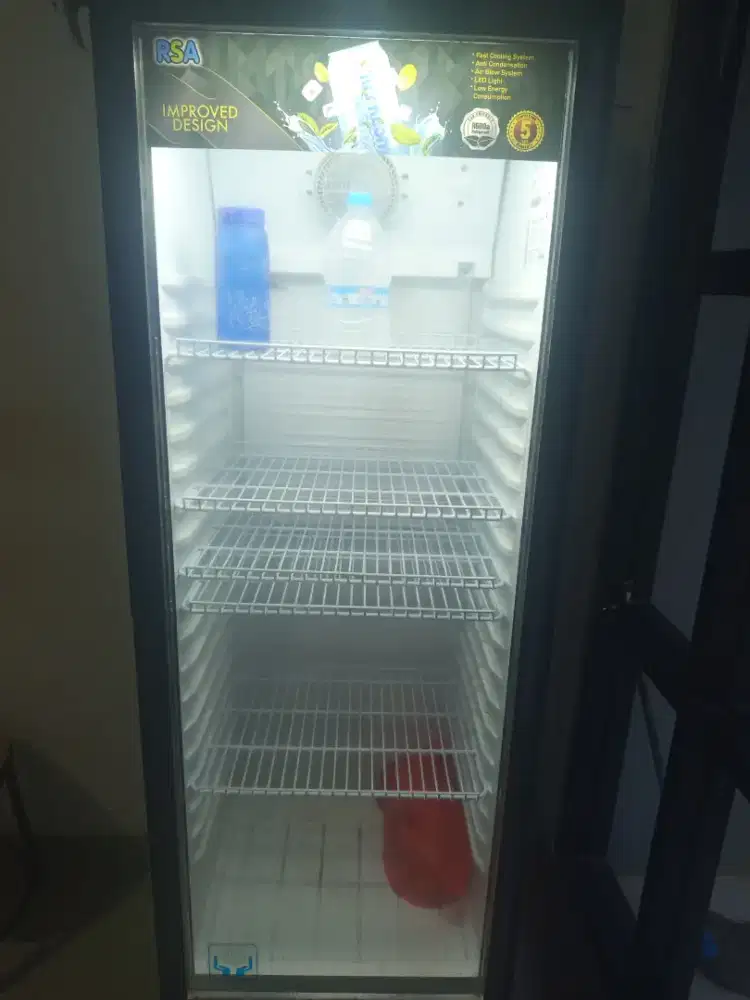 Showcase kulkas pendingin minuman merk RSA