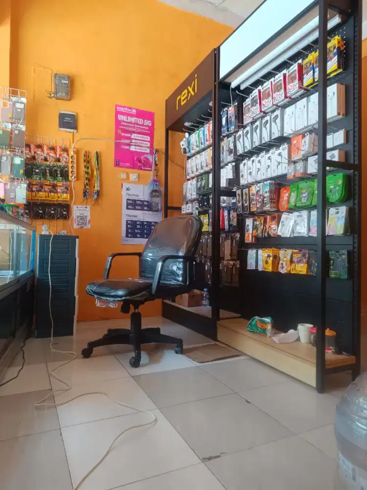 Dibutuhkan karyawati untuk konter pulsa