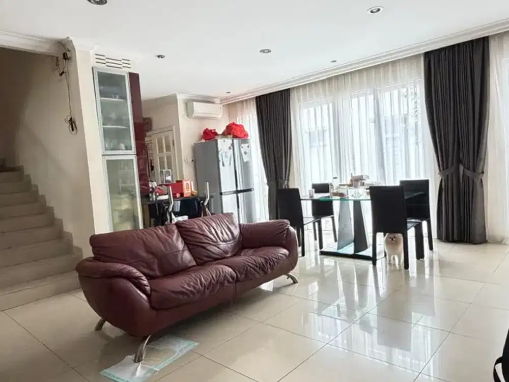 Dijual Rumah Bagus 2.5 Lantai di Bgm Pik. Luas 8X18m Semi Furnished