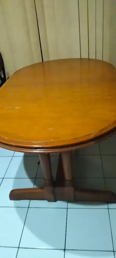 Meja rapat panjang