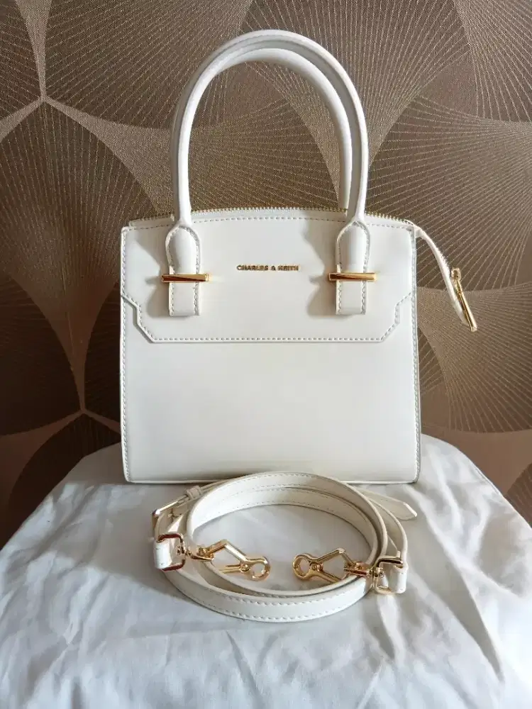 Tas Wanita Charles & Keith Model Temmie Original Store Resmi Like New