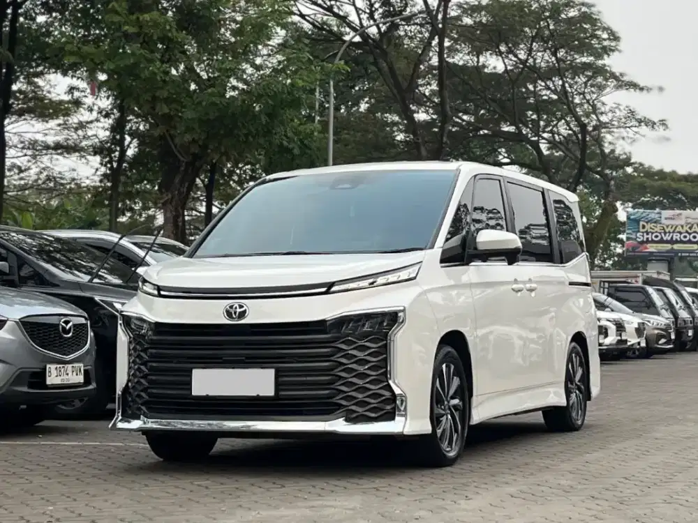 UPGRADE PILOT SEAT ‼️ TOYOTA VOXY 2.0 AT 2023 PUTIH