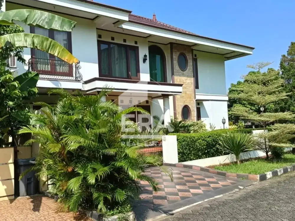 Dijual Rumah Besar di Pusat Kota Bekasi