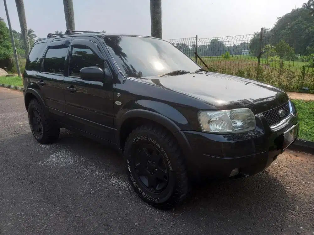 Ford Escape XLT 3.0 V6 4X4  AT  2006 Bensin