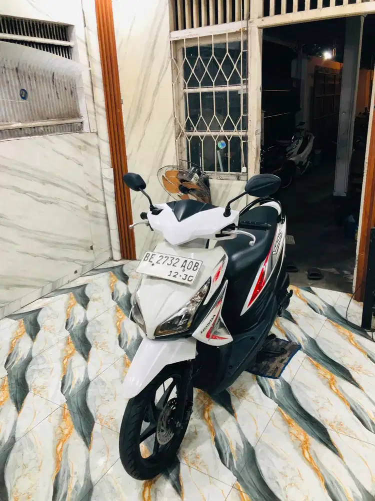 VARIO NEW AGNES LED ISTIMEWA 2015 Pajak Hidup