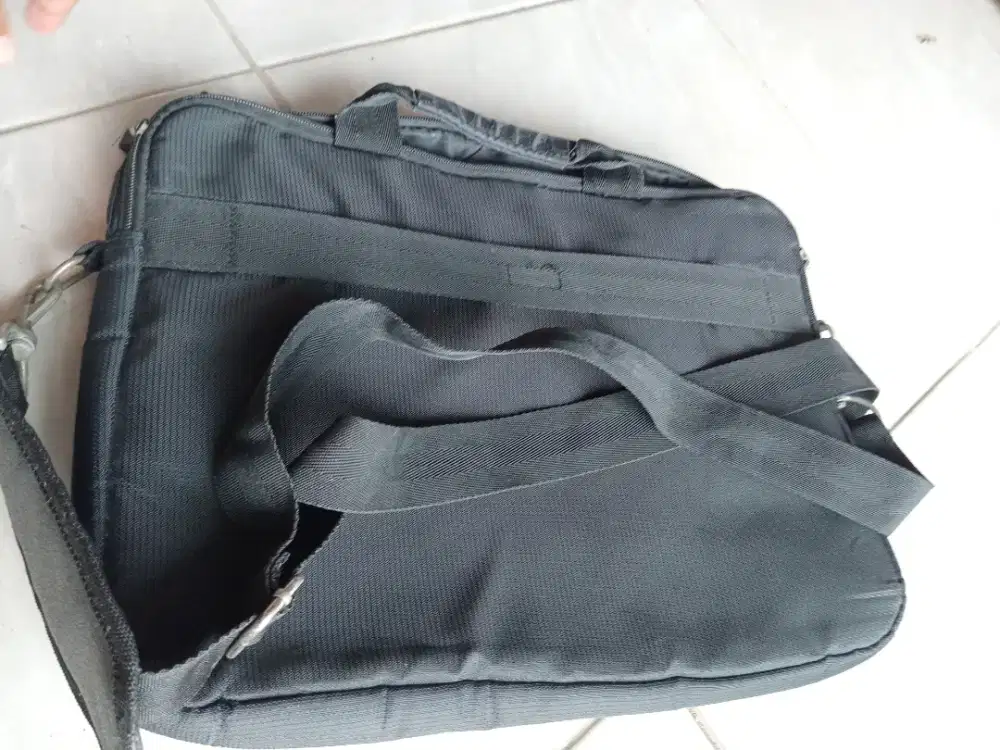 tas laptop ukuran 17inchi