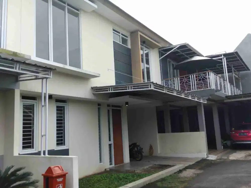 rumah luas nyaman terawat murah strategis selangkah ke Ciwastra dkt Margahayu Raya