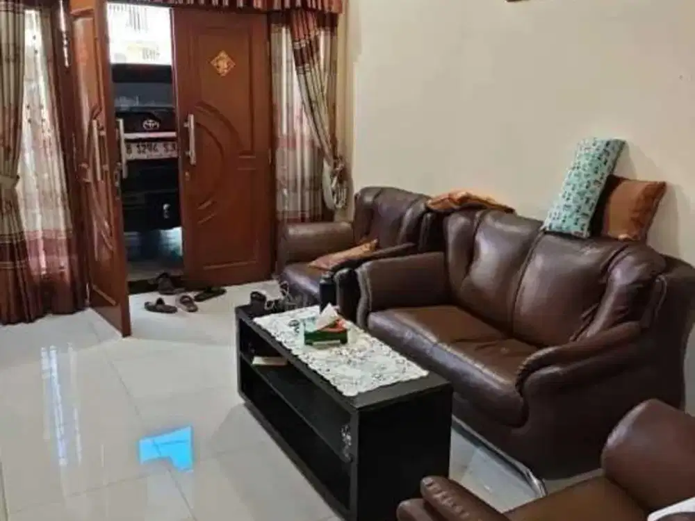 Dijual Rumah Pinggir Jalan di Kelapa Gading