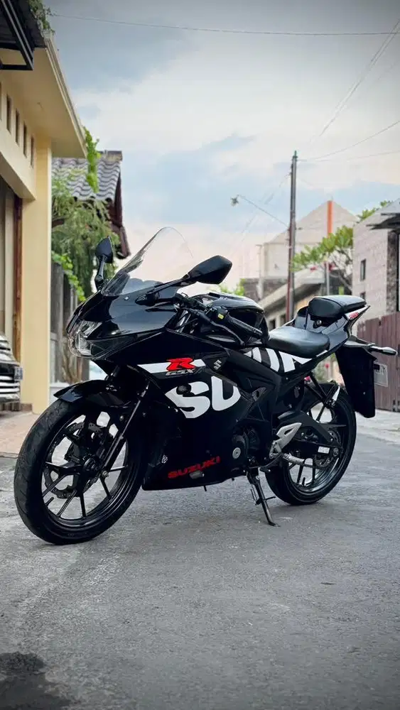 SUZUKI GSX 150R KEYLESS ISTIMEWA
