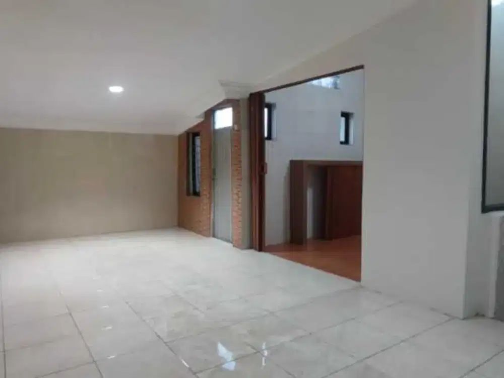 Disewakan Rumah Siap Huni Lokasi di Bcs, Kelapa Gading
