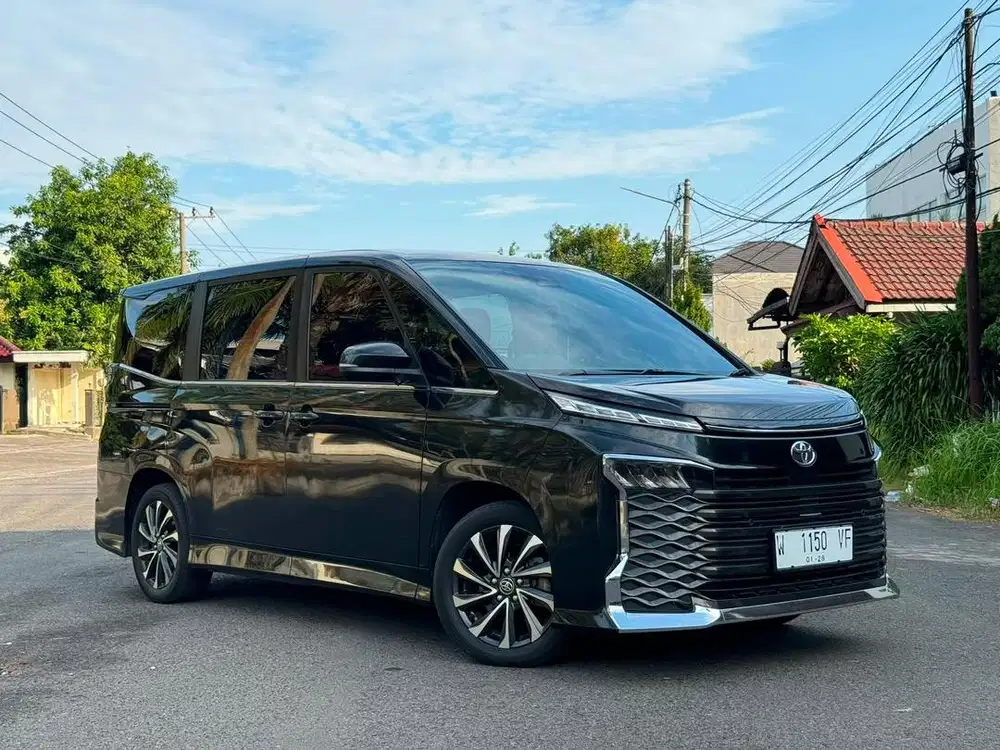[KM 13rb] TOYOTA VOXY 2.0 TSS MATIC 2022 ISTIMEWA