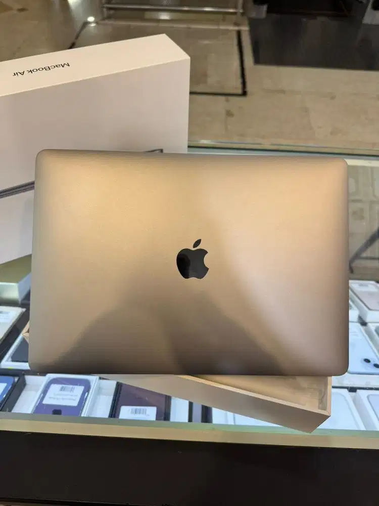 Macbook Air M1 2020 13inch 8/256 Grey iBox Like New