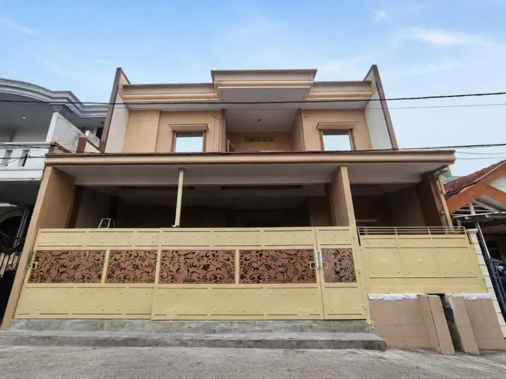 Rumah Klampis Semolo Strategis • Siap Huni • Semi Furnished • Carport 2