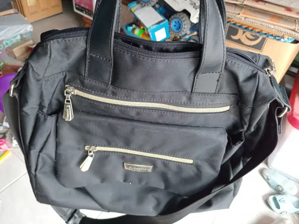 tas merk elizabet masih bagus warna hitam