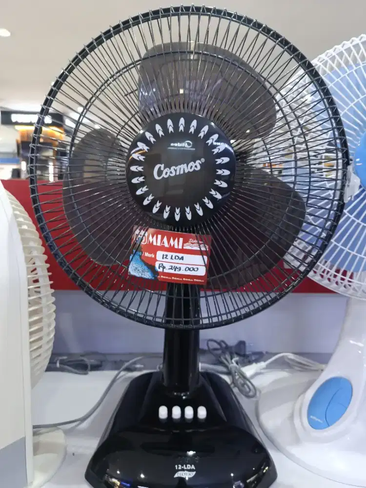 Kipas angin Cosmos 12 LDA