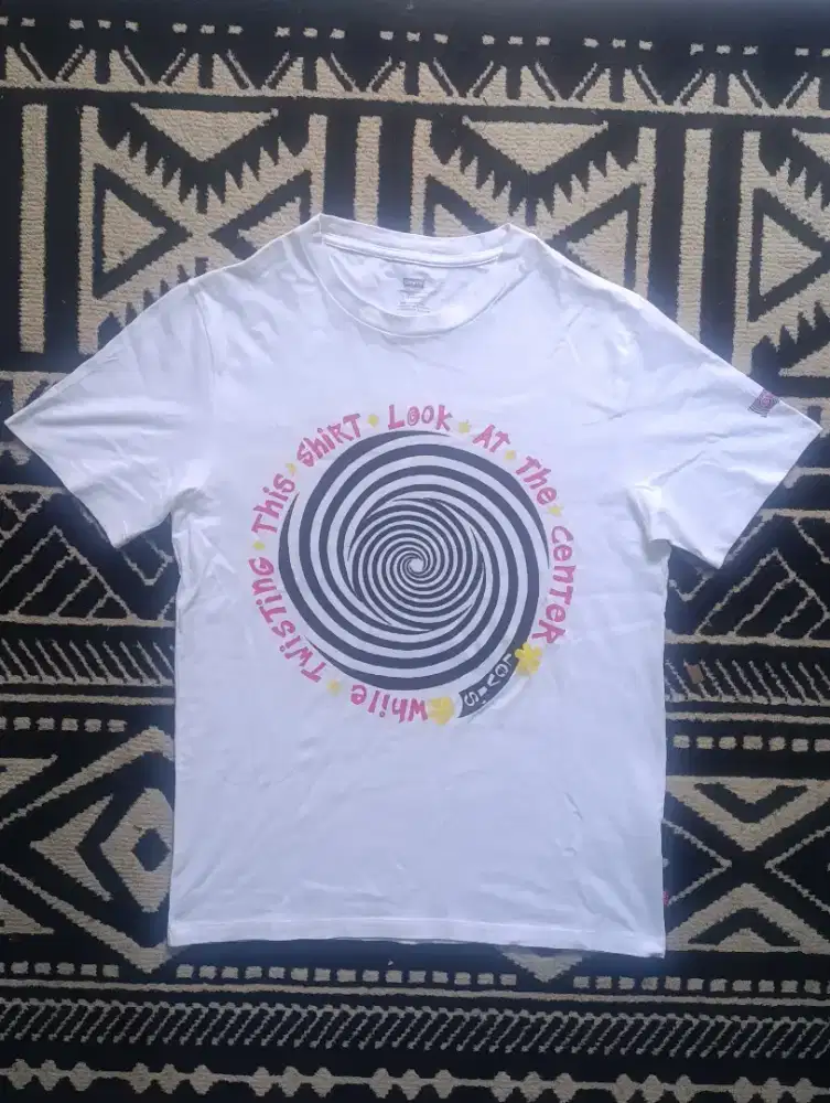 Kaos levis original