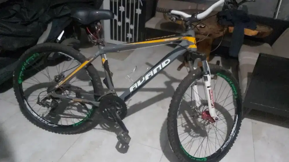 Di jual sepeda jarang pakai