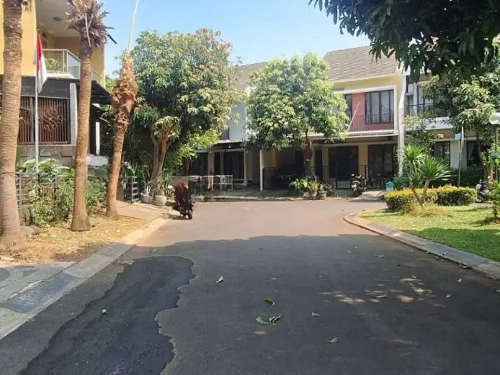Jual Dibawah Harga Pasaran Rumah 2 Lantai (Graha Raya Bintaro)