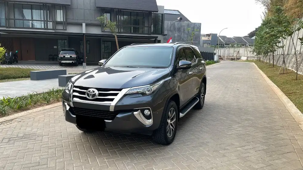 (CASH)(Low Km70ribu)TOYOTA FORTUNER 2.4 4x2 VRZ Diesel AT Tahun 2018