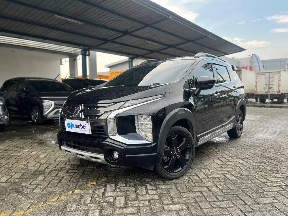 DP RENDAH - Mitsubishi Xpander 1.5 Cross Bensin-AT 2020