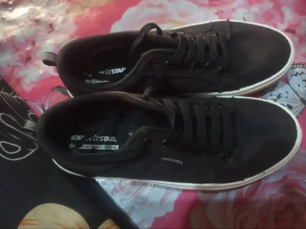 Sepatu North Star Original Size 40 - Siap Pakai.