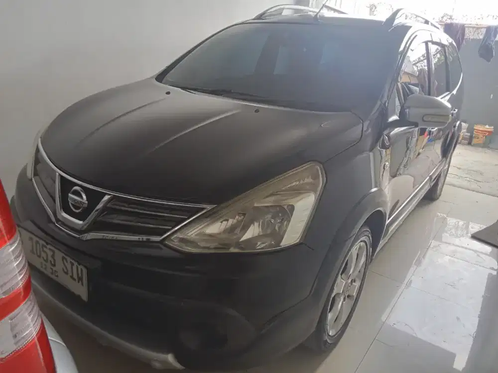 Nissan Livina X gear AT 2014 hitam