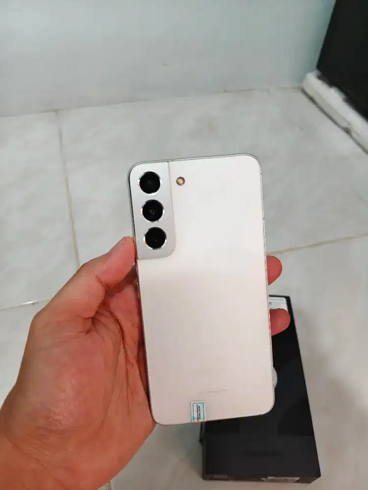 Samsung S22 8/256