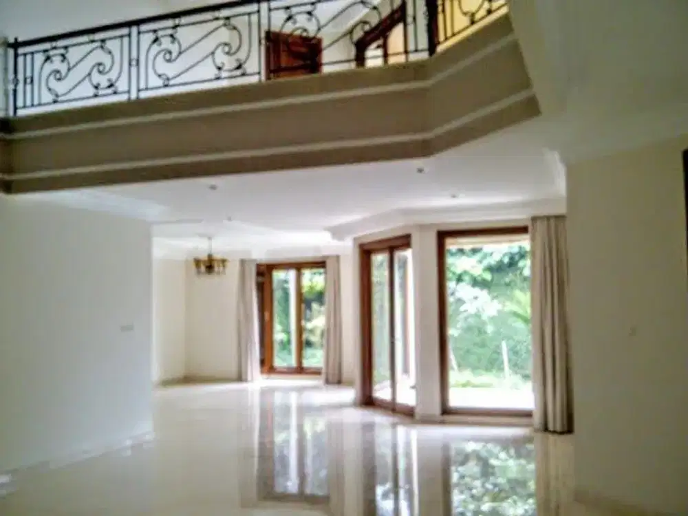 Nice and Spacious House with Pool and Nice Garden, Located in Cilandak