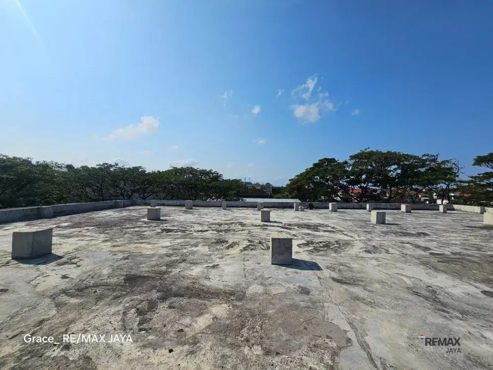 Ruko Gandeng Plus Gudang Disewakan, di Dekat Sentral Parkir Kuta
