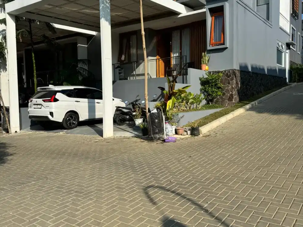 DIJUAL CEPAT RUMAH POSISI HOOK CIKUTRA STRATEGIS VIEW KOTA BANDUNG SIAP HUNI